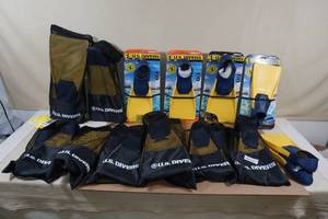 lot 119 image: US Divers Sea Lion Swim Fins