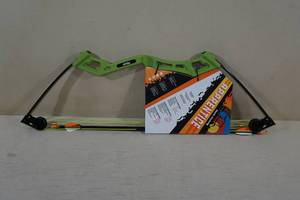 lot 143 image: Bear Archery Youth Compound Archery Set -Apprentice