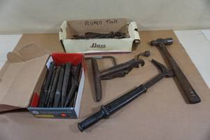 lot 174 image: Hand Tools - Pullers, Hammer, Punches