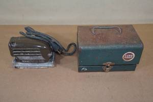 lot 181 image: Antique Powr Kraft Power Sander with Case