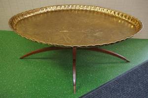 lot 209 image: Vintage Brass Topped Spider Leg Coffee Table