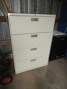 lot 73 image: Hon Lateral File Cabinet