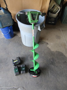 lot 109 image: Ion 40v 8 Ice Auger