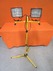 lot 123 image: Shop Light