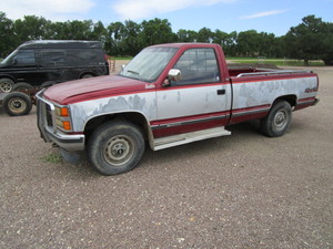 lot 5 image: 1990 Chevy 1500 Silverado
