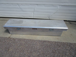 lot 17 image: Alum Pickup Tool Box