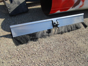 lot 23 image: Receiver Hitch Rock Guard wReceiver Hitch