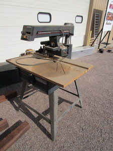 lot 32 image: Craftsman 10 Radial Arm Saw