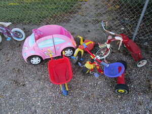 lot 132 image: Trikes & Barbie Car