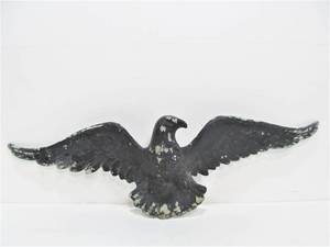 lot 31 image: 18 Vintage American Eagle Wall Plaque