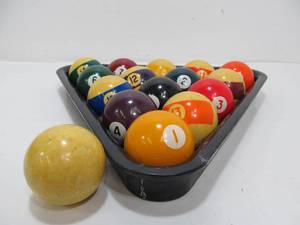 lot 44 image: Complete Set of Vintage BilliardPool Balls