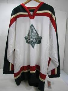 lot 50 image: Unused SUMMIT Beer MN Wild Hockey Jersey