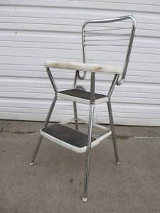 lot 11 image: Vintage Mid Century COSCO Hamilton Kitchen Step Stool