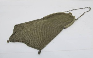 lot 23 image: Signed Antique WHITING & DAVIS Metal Mesh Purse