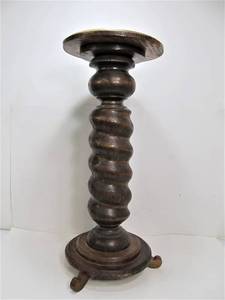 lot 55 image: Antique Spiraled Oak Plant Stand
