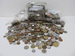 lot 124 image: Approx 20lbs of Assorted Foreign Coins