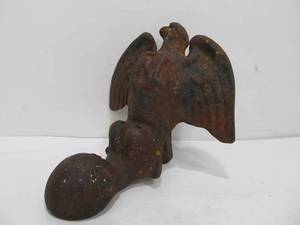 lot 149 image: Antique Cast Iron Eagle Architectural Piece