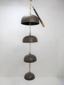 lot 185 image: Old Vintage Japanese Bronze Temple Bells