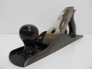 lot 201 image: Nice Condition Old Vintage STANLEY Bailey No. 5 Corrugated Woodworking Plane