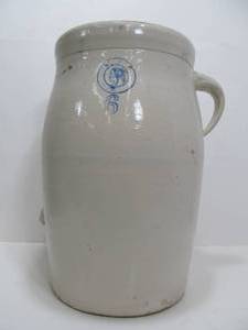 lot 206 image: Antique Louisville Pottery Stoneware 6 Gallon Churn wLid