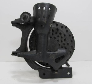 lot 225 image: Antique Cast Iron LITTLE GIANT Corn Sheller