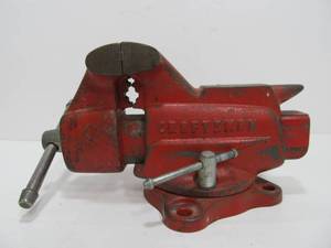 lot 281 image: Vintage CRAFTSMAN Swivel Bench Vise No. 506