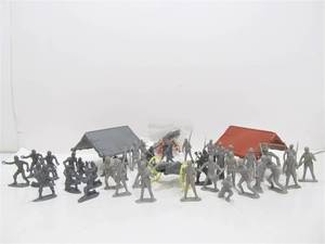 lot 301 image: Vintage 1950s-60s era Plastic Toy Soldiers
