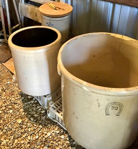 lot 335 image: 3 Antique Stoneware Crocks - Including 20 Gallon