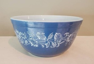 Pyrex Mixing Bowl