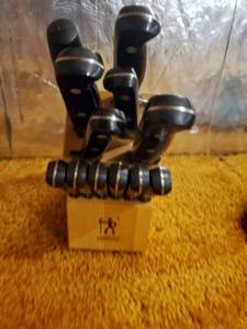 J8 Henckles International Knife Set