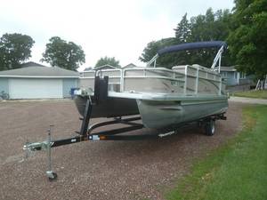 2012 Premier 200 Navigator Pontoon