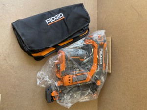 RIDGID 18V Brushless Cordless HYPERDRIVE 16-Gauge 2-12 in. Straight Finish Nailer(Tool Only), Belt Clip, Bag, Sample Nails