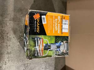 Fiskars StaySharp 18 in. Cut Manual Push Non Electric Walk Behind Reel Mower