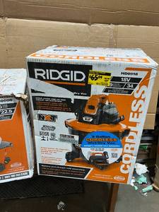 RIDGID 9 Gal. 18-Volt Cordless NXT WetDry Shop Vacuum & RIDGID 6 Gal. 3.5-Peak HP NXT WetDry Shop Vacuum