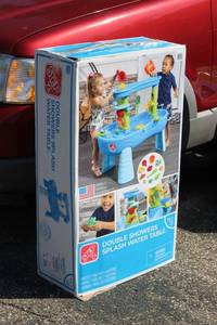 Double Showers Splash Water Table