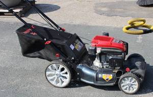 21 Inch Self Propelled Gas Lawn Mower