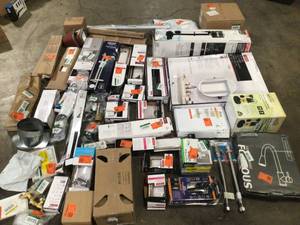 lot 7 image: Lot of Mixed Assorted Bathroom Items Various Models and Conditions Customer Returns See Terms on Auction