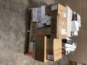lot 12 image: Pallet of Mixed Flooring Customer Returns See Terms on Auction