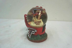 Forever collectibles Atlanta falcons snow globe
