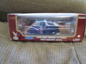 118 scale die cast metal 1955 Ford...