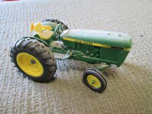 John Deere die cast metal tractor...