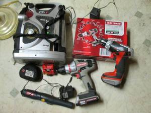 Craftsman cordless drill, Black and...