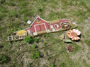 Plastic barn wall decor and 2 metal...