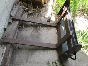 Forks for skid loader in good condi...