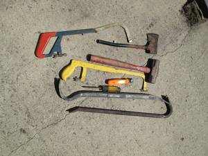Hand tools including 2 crowbar, 2 h...