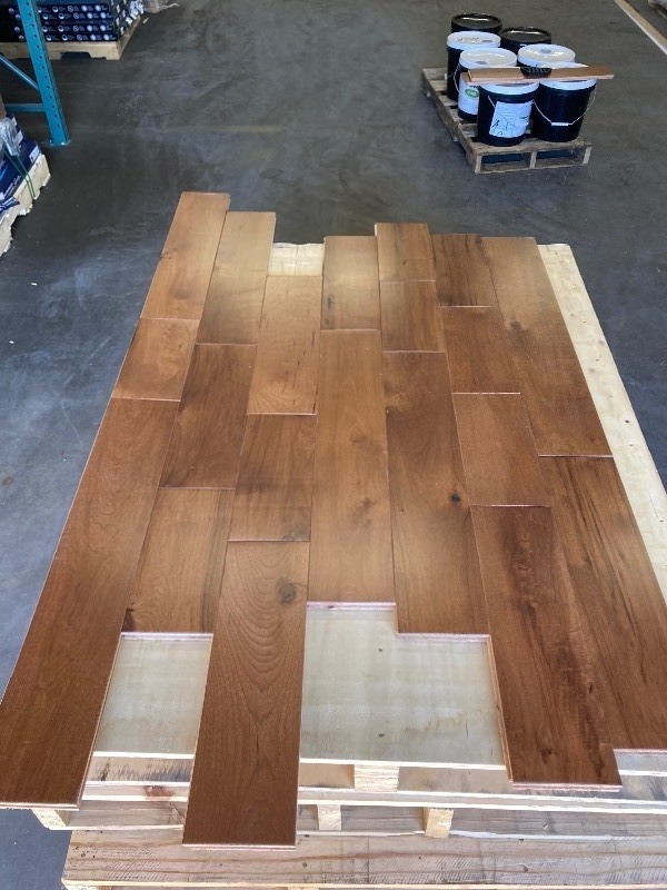 350 sq ft SOLID 34  x 5 Flooring Cabin Hickory Saddle
