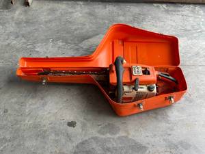 lot 7 image: Stihl Chainsaw and Case
