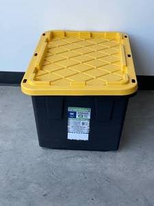 lot 11 image: Heavy Duty 27 Gallon Tote