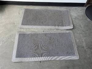 lot 20 image: 2 Anti Fatigue Mats