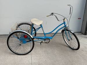 lot 30 image: Sears Roebuck 3 Wheel Bicycle